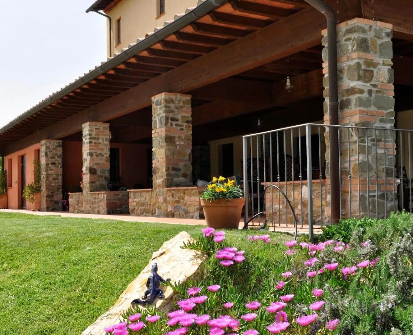 Agriturismo Morisfarms - Santa Laura Cura Nuova Italy